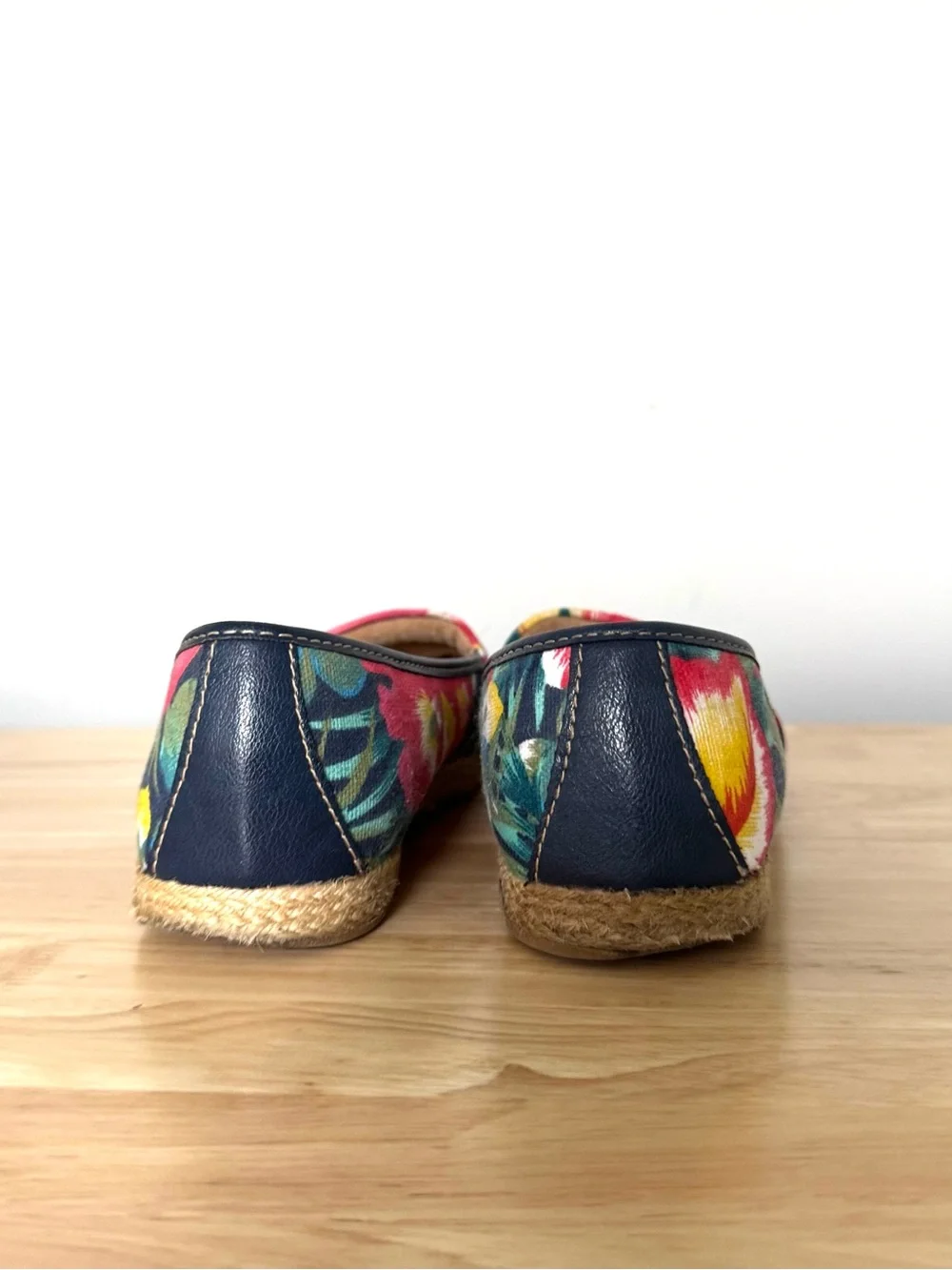 b.o.c. Canvas Tropical Floral Slip-On Espadrilles Size 8
